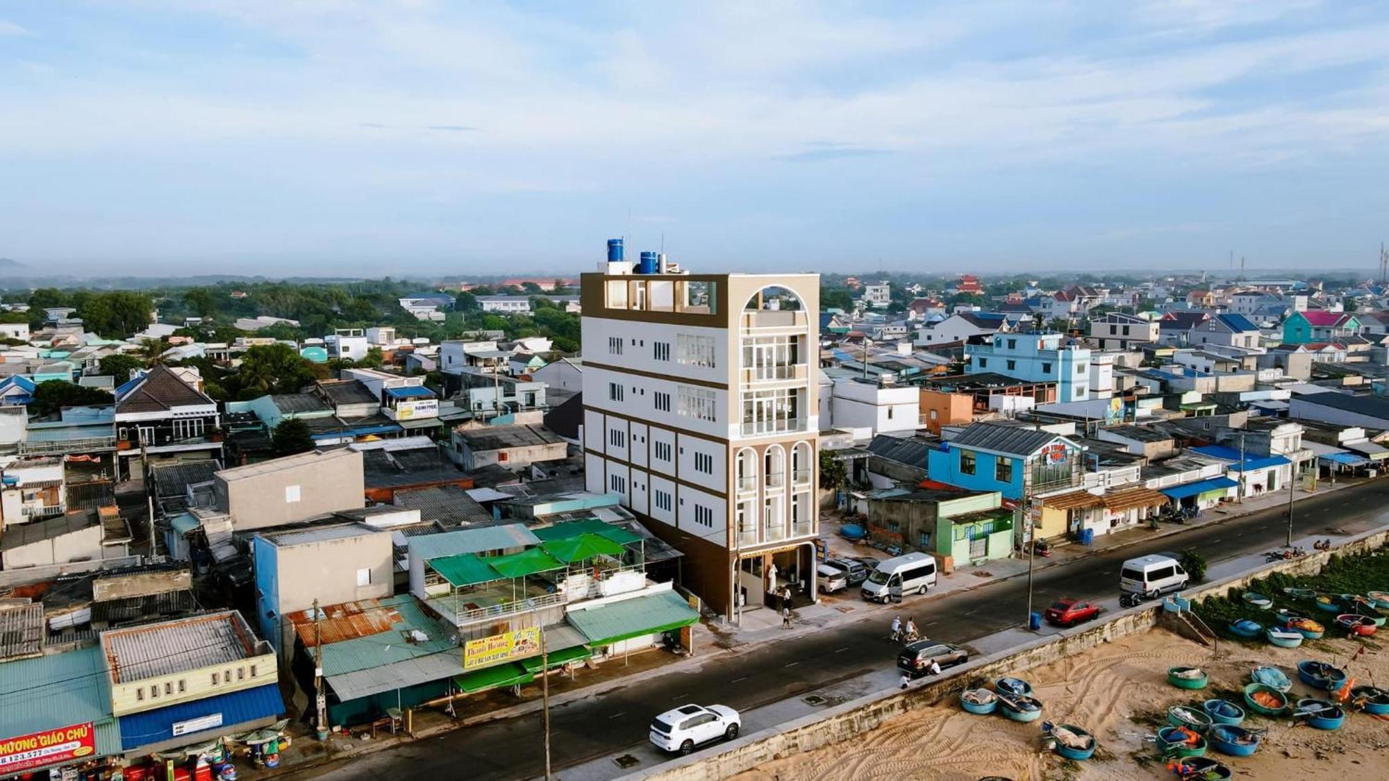 Khach San A68 Hotel Long My Exterior photo